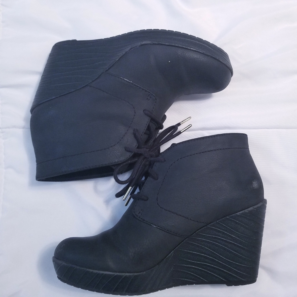 Dr Scholls booties soft black